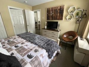 Mountain View Suite Sleeps 4 Ski OnOff Jiminy Peak