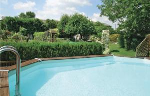 Maisons de vacances Awesome home in Marigny with Outdoor swimming pool, WiFi and 1 Bedrooms : photos des chambres