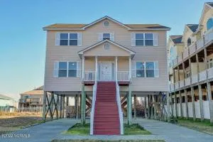 Beautiful 4 bed 3 bath beach cottage with wonderful ocean views - West Onslow Beach