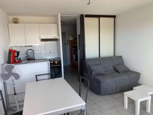 Appartements Studio Cabine Vue Mer pour 4 a Valras-Plage - FR-1-701-42 : photos des chambres