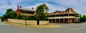 HISTORIC STAR LODGE and STATION MASTERS HOUSE NARRANDERA - Leeton