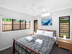Kewarra Beach King Bed 4BR House, Pool, BBQ, Dog Friendly