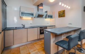 Beautiful Apartment In Moscenicka Draga 
