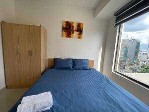 Rivergate Residence canal view studio