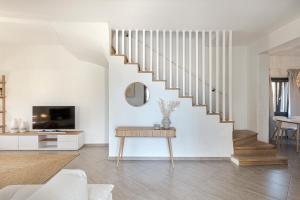 Escape View Villa with private pool by Caldera Houses