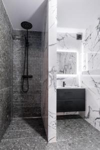 Lundur Apartments - Down Town