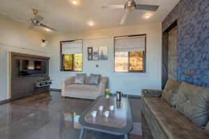 SaffronStays HeavOne Trio - 3BR villa with terrace, BBQ, WiFi & panoramic valley views near Tiger Point, Lonavala