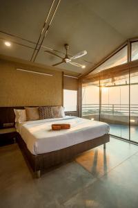 SaffronStays HeavOne Trio, Lonavala