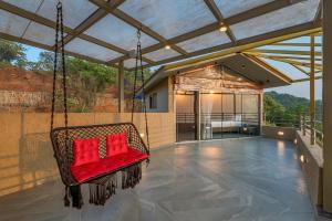 SaffronStays HeavOne Trio, Lonavala