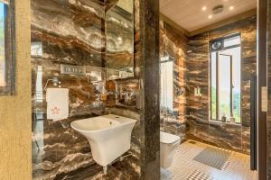 SaffronStays HeavOne Trio, Lonavala