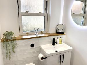 Stunning Beach Themed 2 Bed Apartment