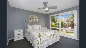Cosy 4 Bedroom Holiday Home - Melbourne Airport - Broadmeadows