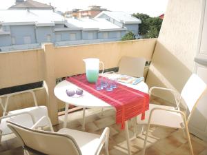 Nice flat with terrace-Beahost