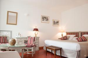 Hotels Le Clos Du Buis : photos des chambres