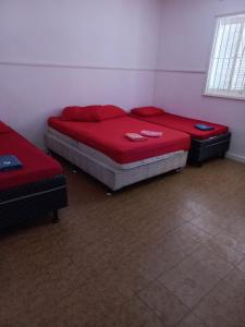 Praia Seca, 10 pessoas, em frente à lagoa do Tomé