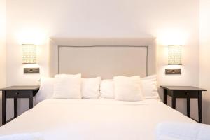 Alcazar Pool Villa by Valcambre