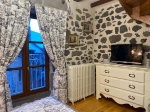 Maisons d'hotes L'ESCALE DE CAMILLE : Chambre Double avec Salle de Bains Privative