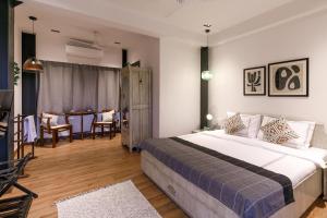 StayVistas The Annex - Cozy Retreat with Inviting Rooms and a Private Plunge Pool