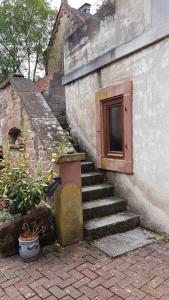 GITE AU PETIT RUISSEAU-Etage et combles-maison alsacienne 4 personnes 4 nuitées minimum