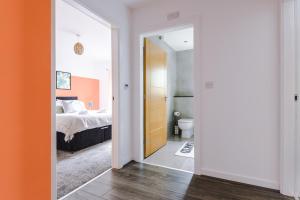 Formby Village Apartments By Greenstay Serviced Accommodation - A Luxury 2 Bed Apt - Perfect for Couples, Friends, Families & Business Travellers - FREE Parking - Dog Friendly - Fast Wi-Fi - 6