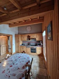 Appartements appartement 6 personnes, Combloux, parking : photos des chambres