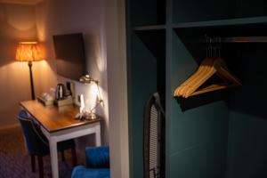 En Suite Twin Room room in The Green Man Hotel by Greene King Inns