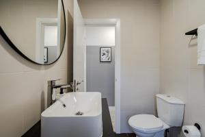 MAD Apartments by Olala Homes