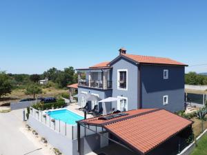 LAVANDA house with apartments