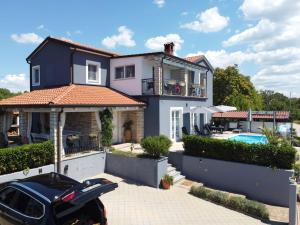 LAVANDA house with apartments