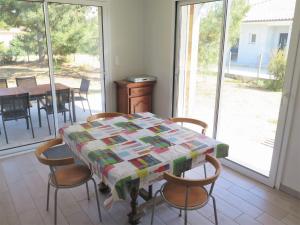 Maisons de vacances Holiday Home Les Arbousiers by Interhome : photos des chambres