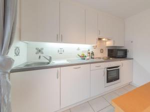 Holiday Home Vissershuis 2 with parking by Interhome