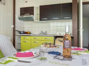 Studio Escale Port-4 by Interhome