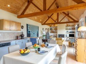 Maisons de vacances Holiday Home La Bellevue de Pen Ar Rhun by Interhome : photos des chambres