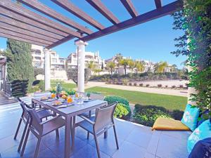 Apartment Pine Hills Ametista by Interhome