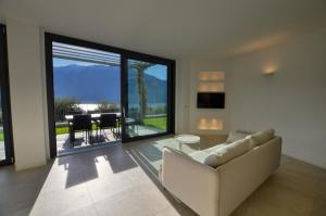 Casa Antonia 2-Bedroom Deluxe Lake View Apartment