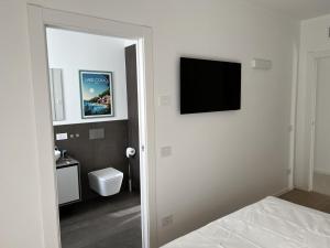 Casa Antonia 2-Bedroom Deluxe Lake View Apartment