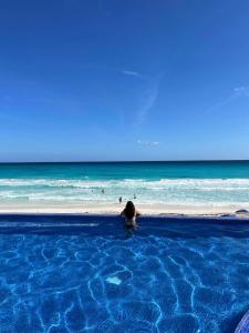 Ocean Seaview Dream condo next to clubs