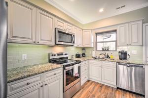 Chic Townsend Condo with Saltwater Pool!