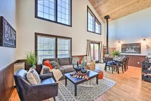 Inviting Julian Home with Scenic View and Hot Tub - Julian