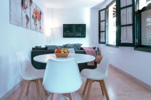 Apartamento con encanto en patio sevillano (202)