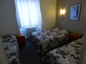 Hotels Auberge des Avenieres : photos des chambres