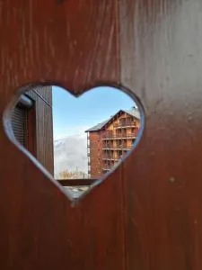 CŒUR D'ALTAÏR RISOUL 1850 Appartement T2 confortable skis aux pieds à 300 m centre (CŒUR D'ALTAÏR RISOUL 1850 Appartement T2 confortable skis aux pieds)