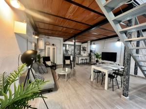 Duplex Huelin III & Beach by ELE Apartments - 4-Sterne-Hotels in Málaga