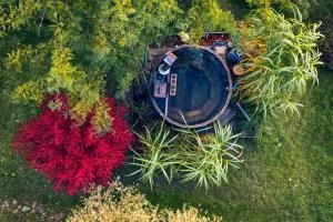 Smyrkowy Dom z kominkiem z gorącą balią koło Karpacza - Trzcińsko