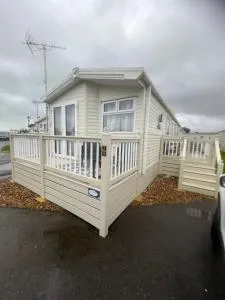 Sky by the sea - Вітстабл