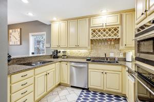 Emerald Bay Lakeview Getaway