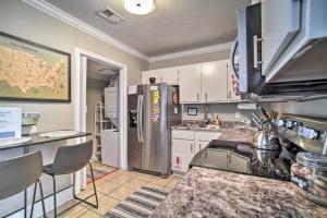 Fire Pit and Yard Charming Port Royal Home!