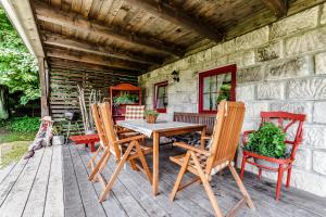 Chata U Tří lišek - na samotě u lesa