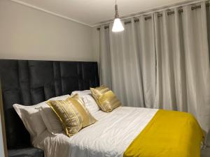 Outer Space - 1 bedroom Luxurious Apartment in Sandton
