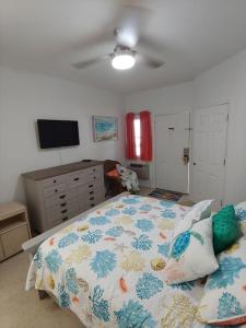 Salt-TEE Sea Retreat